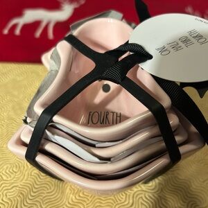 NEW RAE DUNN PINK GHOST SHAPED MEASURING CUPS. HALLOWEEN. SPOOKY, FALL DECOR